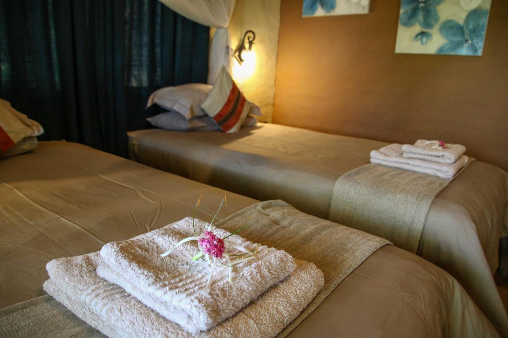 Island Safari Lodge Maun Esterno foto