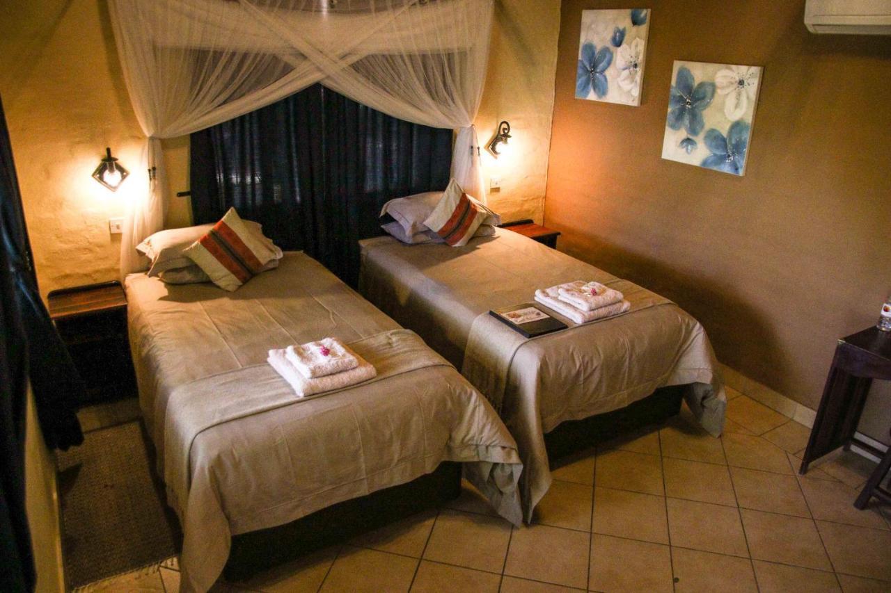 Island Safari Lodge Maun Esterno foto