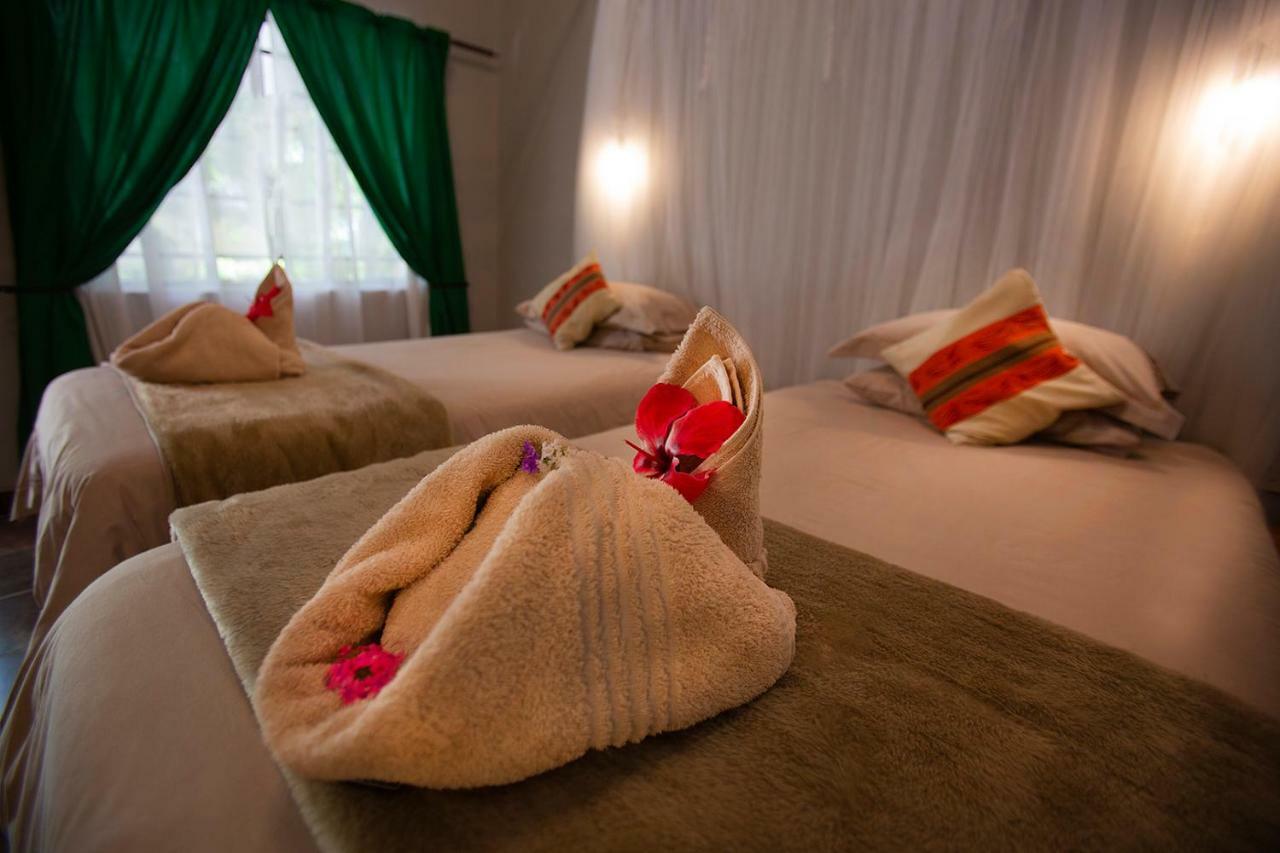 Island Safari Lodge Maun Esterno foto
