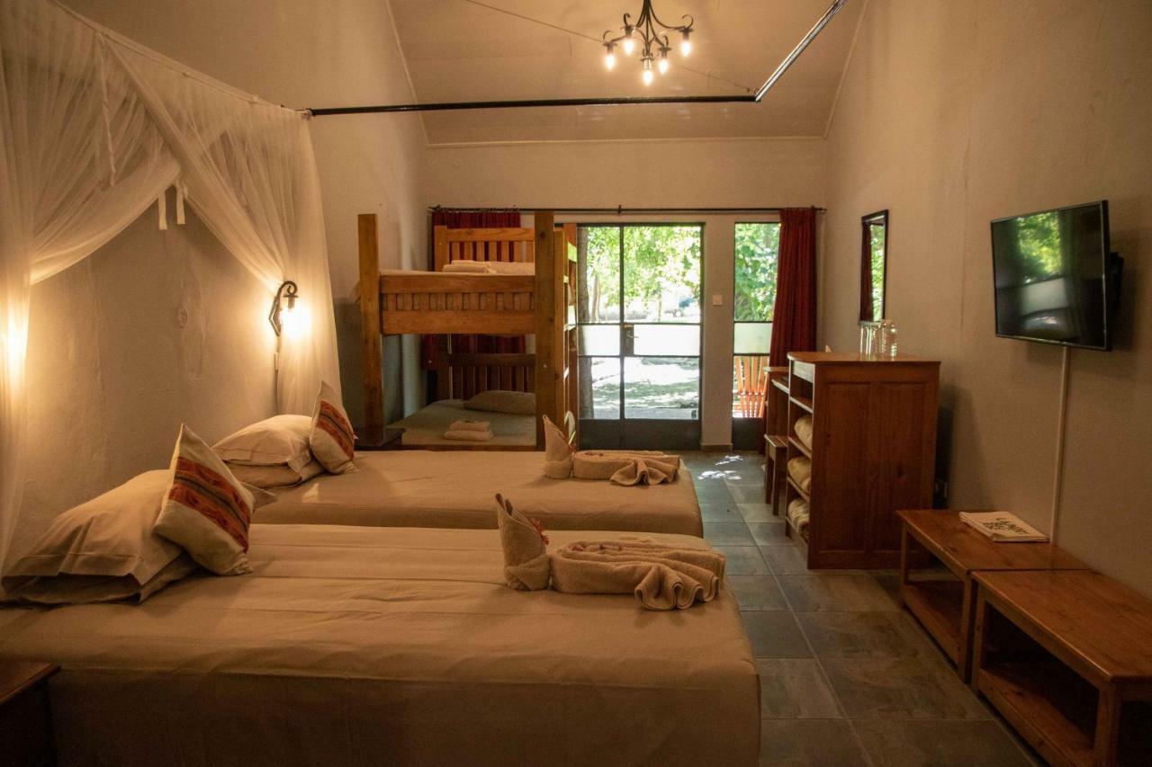 Island Safari Lodge Maun Esterno foto