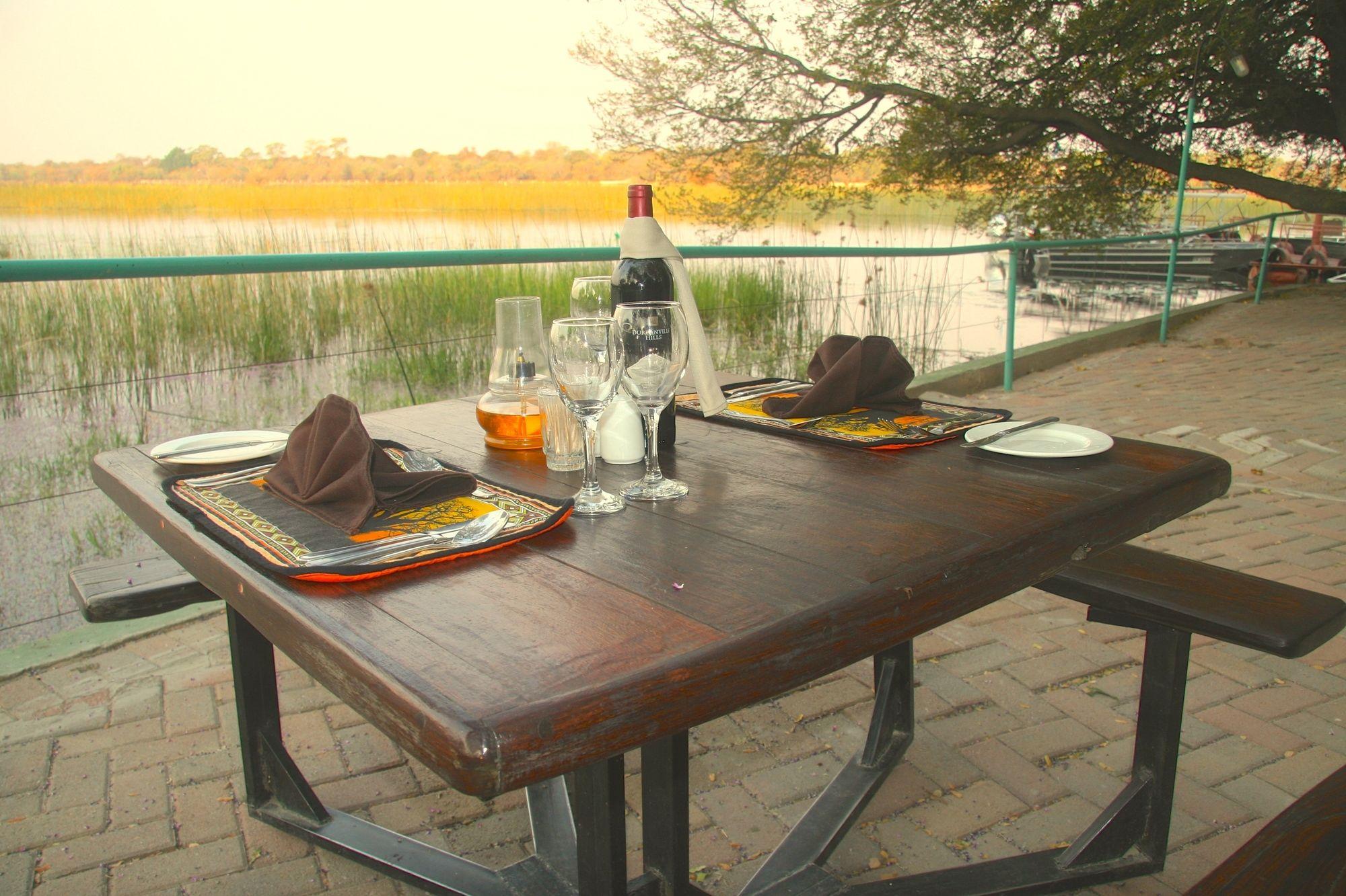 Island Safari Lodge Maun Esterno foto